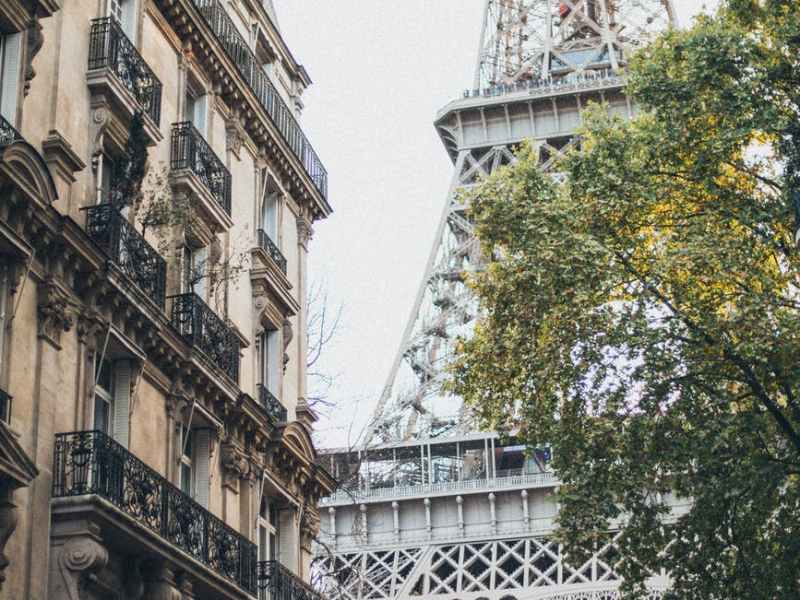 How To Spot Gwyneth Paltrow and Lucy Hale in&nbsp;Paris